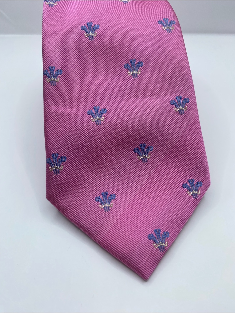 Charles Tyrwhitt Pink Tie with Blue & Gold Fleur Motifs